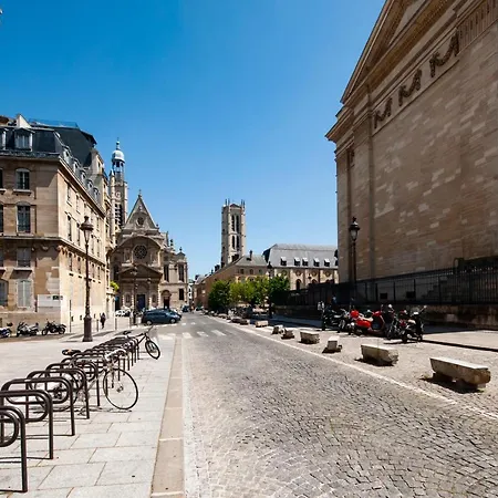 Paris Place Du Pantheon-2